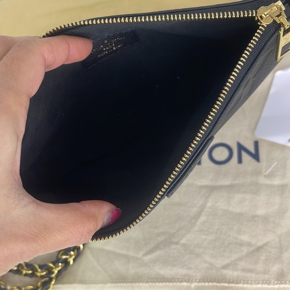 LOUIS VUITTON Empreinte Monogram Giant Multi Pochette Accessories Black - Picture 5 of 9